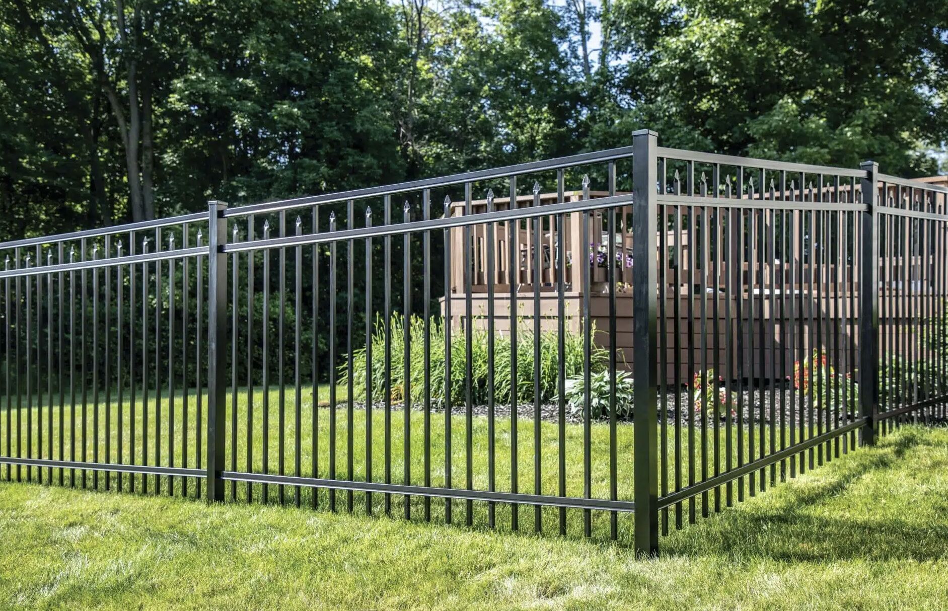 Professional aluminum fence installation in Ocala, FL showcasing quality craftsmanship